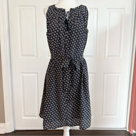 Madewell Dresses & Skirts - Madewell Navy and Tan Sleeveless Pleat Neck Silk Dress